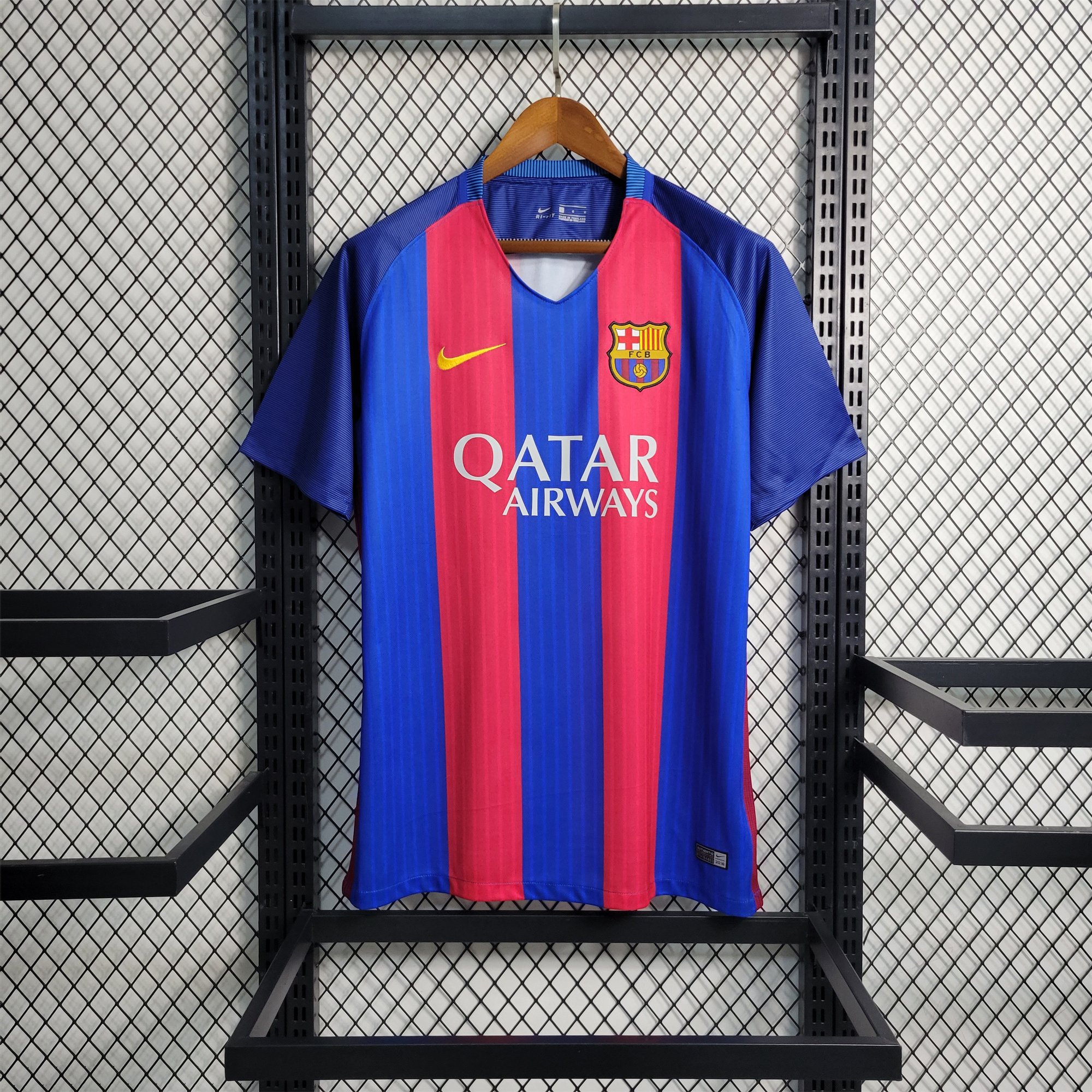 Barcelona Retro 16-17 Home Stadium Jersey